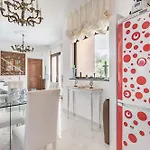 Guesthost - Stunning Paola With Swimming Pool & Terrace! Appartamento *