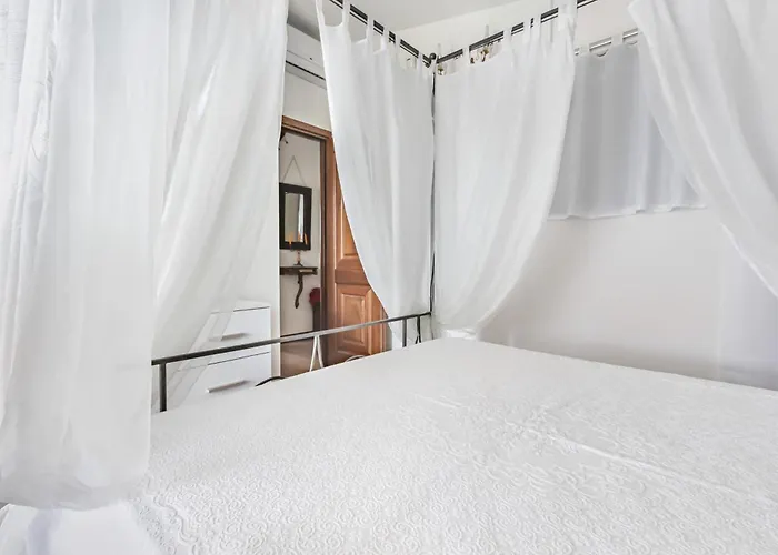 Apartman Guesthost - Stunning Paola With Swimming Pool & Terrace! *