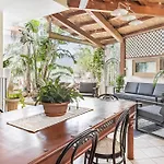 아파트 Guesthost - Stunning Paola With Swimming Pool & Terrace!