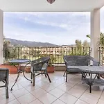 Guesthost - Stunning Paola With Swimming Pool & Terrace! 아파트