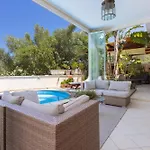 아파트 Guesthost - Stunning Paola With Swimming Pool & Terrace! *