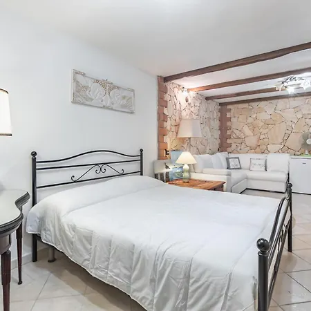 Lejlighed Stunning Paola With Swimming Pool & Terrace! *