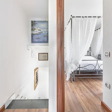 Appartamento Stunning Paola With Swimming Pool & Terrace!