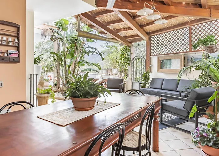 Daire Guesthost - Stunning Paola With Swimming Pool & Terrace!