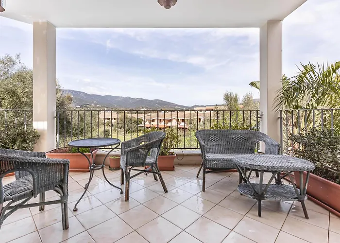 Guesthost - Stunning Paola With Swimming Pool & Terrace! Daire